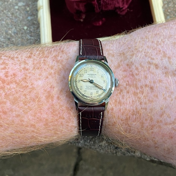 NOS 1944 Imperial Swiss Watch - Picture 5 of 17